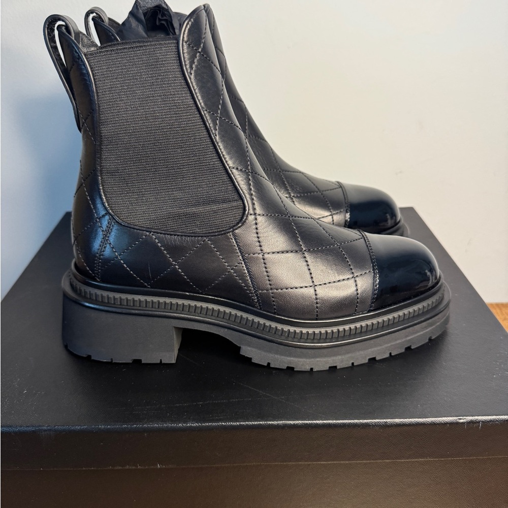 Authentic CHANEL Black Chelsea Ankle Boots with Calfskin Leather - Picture 2 of 10